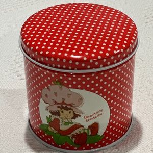 Strawberry Shortcake themed round lidded tin, VG vintage condition. Great gift!